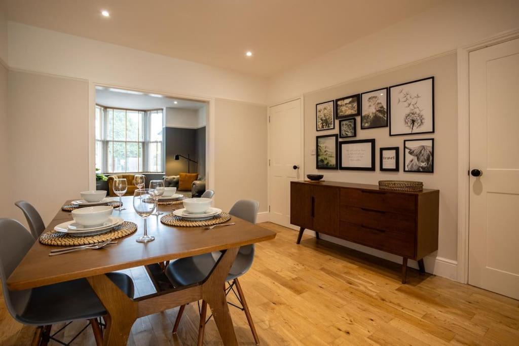 Hereford - Clifton Villa - Beautifully Presented House Located A Short Walk From City Centre - Sleeps 6 Guests - Perfect For Exploring Hereford - Hosted By Rentmyhouse 외부 사진