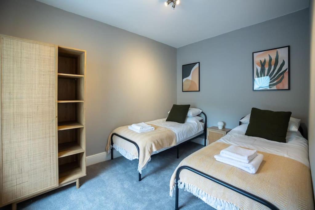 Hereford - Clifton Villa - Beautifully Presented House Located A Short Walk From City Centre - Sleeps 6 Guests - Perfect For Exploring Hereford - Hosted By Rentmyhouse 외부 사진