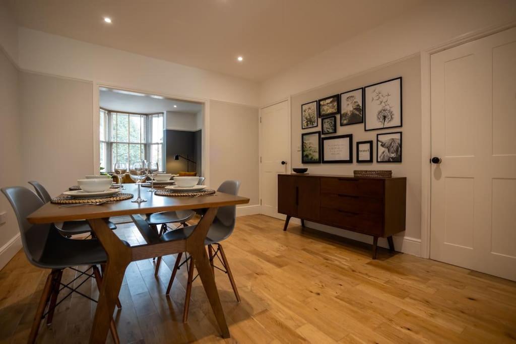 Hereford - Clifton Villa - Beautifully Presented House Located A Short Walk From City Centre - Sleeps 6 Guests - Perfect For Exploring Hereford - Hosted By Rentmyhouse 외부 사진