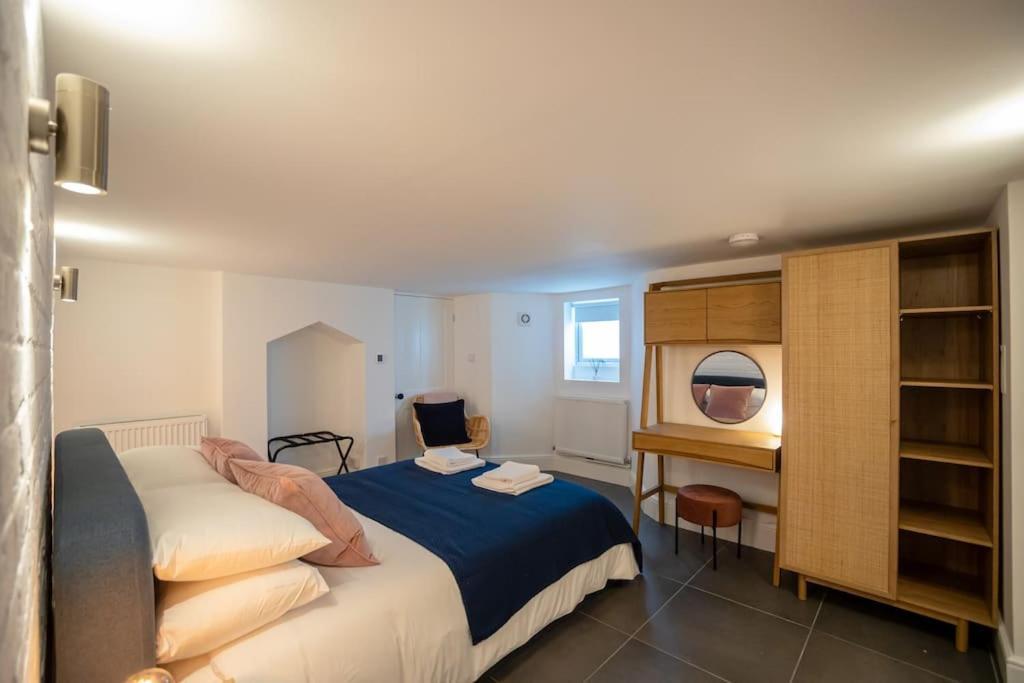 Hereford - Clifton Villa - Beautifully Presented House Located A Short Walk From City Centre - Sleeps 6 Guests - Perfect For Exploring Hereford - Hosted By Rentmyhouse 외부 사진