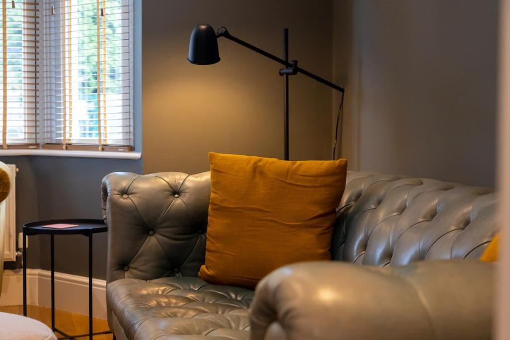 Hereford - Clifton Villa - Beautifully Presented House Located A Short Walk From City Centre - Sleeps 6 Guests - Perfect For Exploring Hereford - Hosted By Rentmyhouse 외부 사진