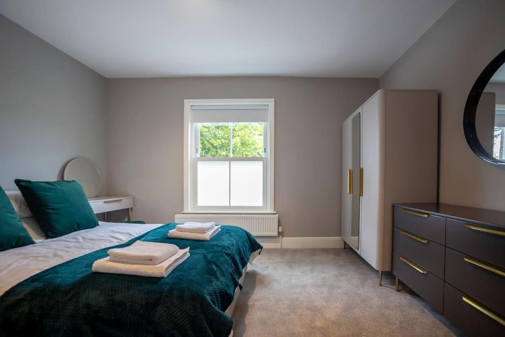 Hereford - Clifton Villa - Beautifully Presented House Located A Short Walk From City Centre - Sleeps 6 Guests - Perfect For Exploring Hereford - Hosted By Rentmyhouse 외부 사진