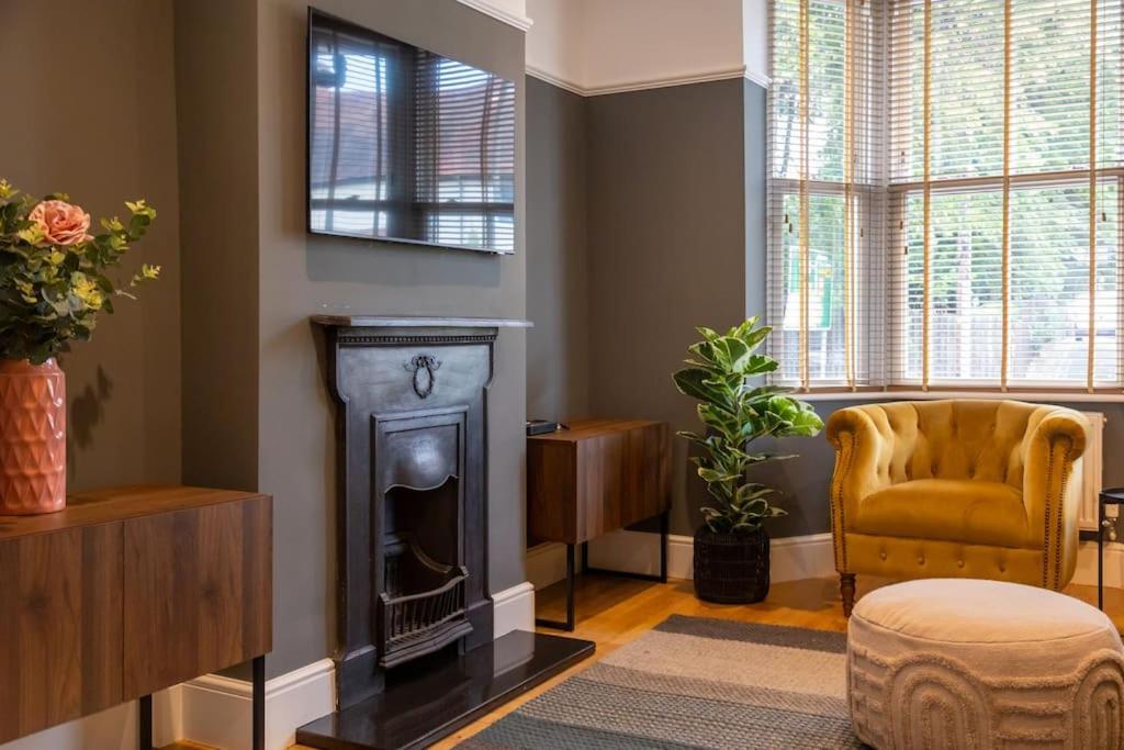 Hereford - Clifton Villa - Beautifully Presented House Located A Short Walk From City Centre - Sleeps 6 Guests - Perfect For Exploring Hereford - Hosted By Rentmyhouse 외부 사진